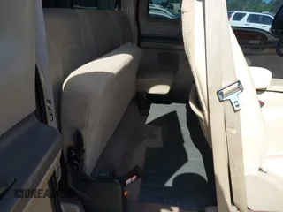 2000 Ford F-250 XL with VIN 1FTNX21F9YEE52396, listed as a IAAI auction lot 42058539 with 204,056 mi miles and . Bid and sale history available at DreamBid. Image 8.