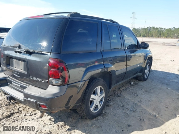 2004 Chevrolet TrailBlazer LS with VIN 1GNDT13S642447302, listed as a IAAI auction lot 41642656 with 181,297 mi miles. Bid and sale history available at carsss.com. Image 4.