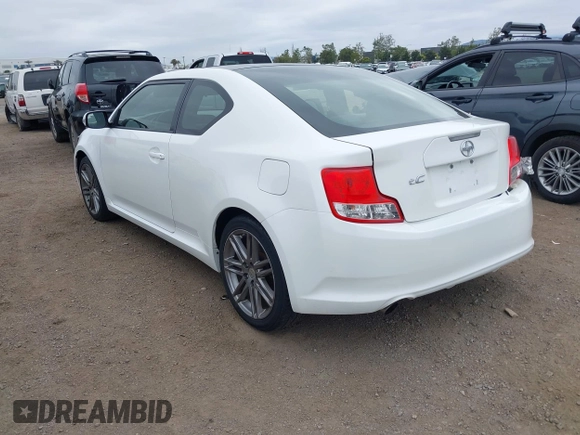 2013 Scion tC z VIN JTKJF5C70D3062150, wystawiony jako IAAI lot #42178060 z przebiegiem 97 480 mil mil oraz . Historia ofert i sprzedaży dostępna na DreamBid. Obrazek 3.