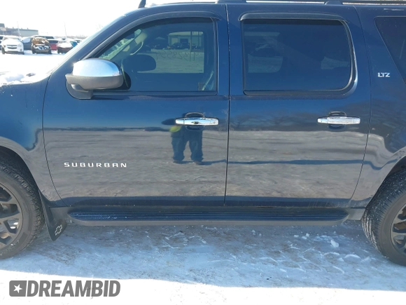 2008 Chevrolet Suburban Commercial with VIN 1GNFK16368J110091, listed as a IAAI auction lot 41328554 with 257,432 mi miles. Bid and sale history available at carsss.com. Image 14.