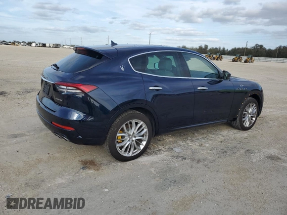 2022 Maserati Levante GT with VIN ZN661XUA1NX398867, listed as a Copart auction lot 37395284 with 18,539 mi miles. Bid and sale history available at carsss.com. Image 3.
