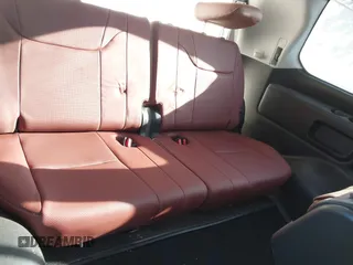 2021 Lexus LX 570 z VIN JTJDY7AX9M4335171, wystawiony jako IAAI lot #41754348 z przebiegiem 32 119 mil mil oraz . Historia ofert i sprzedaży dostępna na DreamBid. Obrazek 17.