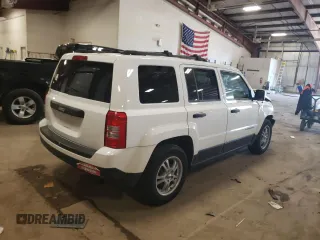 2014 Jeep Patriot Sport with VIN 1C4NJPBA0ED692052, listed as a Copart auction lot 61053555 with Not provided miles and Clean title. Bid and sale history available at DreamBid. Image 3.