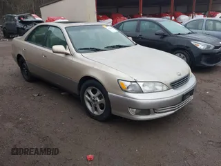 2001 Lexus ES 300 with VIN JT8BF28G010324344, listed as a IAAI auction lot 41458183 with 228,781 mi miles. Bid and sale history available at carsss.com. Image 1.