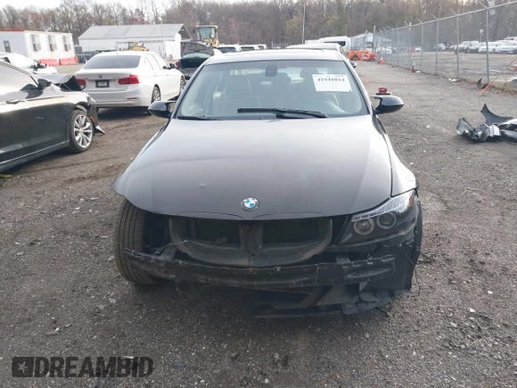 2006 BMW 3 Series 325i with VIN WBAVB13576KX45531, listed as a IAAI auction lot 41941014 with Not Provided miles and . Bid and sale history available at carsss.com. Image 12.