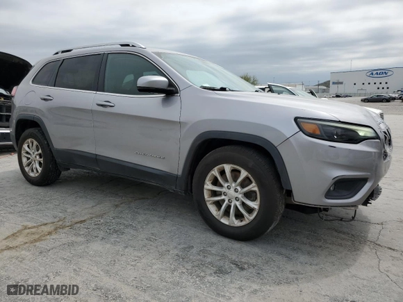2019 Jeep Cherokee Latitude with VIN 1C4PJLCB8KD370134, listed as a Copart auction lot 51625815 with 102,887 mi miles and Clean Title. Bid and sale history available at carsss.com. Image 4.