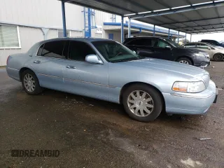 2006 Lincoln Town Car Signature Limited z VIN 1LNHM82W06Y616150, wystawiony jako Copart lot #48248225 z przebiegiem 111 545 mil mil oraz Szkoda całkowita • Salvage title. Historia ofert i sprzedaży dostępna na DreamBid. Obrazek 4.