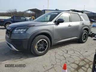 2024 Nissan Pathfinder Rock Creek z VIN 5N1DR3BDXRC286763, wystawiony jako Copart lot #45558785 z przebiegiem 9 534 mil mil oraz Szkoda całkowita • Salvage title. Historia ofert i sprzedaży dostępna na DreamBid. Obrazek 1.