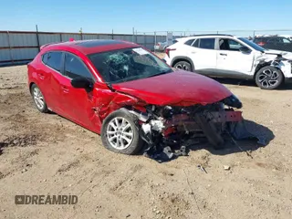 2015 Mazda 3 i Grand Touring z VIN 3MZBM1M76FM215377, wystawiony jako IAAI lot #41776575 z przebiegiem 81 258 mil mil oraz . Historia ofert i sprzedaży dostępna na DreamBid. Obrazek 1.