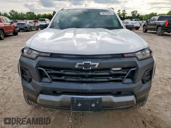 2024 Chevrolet Colorado 4WD Trail Boss z VIN 1GCPTEEK9R1161760, wystawiony jako Copart lot #58703945 z przebiegiem Nie podano mil oraz Szkoda całkowita • Salvage title. Historia ofert i sprzedaży dostępna na DreamBid. Obrazek 5.