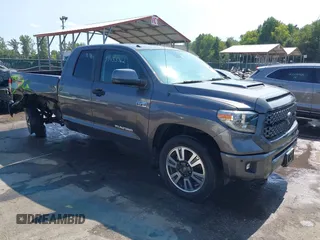 2018 Toyota Tundra SR z VIN 5TFUY5F19JX775462, wystawiony jako IAAI lot #34435962 z przebiegiem 44 563 mil mil oraz . Historia ofert i sprzedaży dostępna na DreamBid. Obrazek 1.