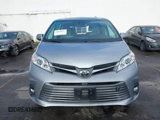 2018 Toyota Sienna XLE with VIN 5TDDZ3DC5JS205440, listed as a IAAI auction lot 41090557 with 50,775 mi miles. Bid and sale history available at carsss.com. Image 13.