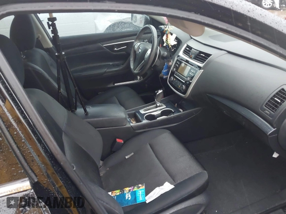 2018 Nissan Altima 2.5 SR with VIN 1N4AL3AP1JC131386, listed as a IAAI auction lot 41895828 with 58,912 mi miles. Bid and sale history available at carsss.com. Image 5.