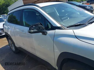 2022 Toyota Corolla Cross LE z VIN 7MUCAAAG0NV014812, wystawiony jako IAAI lot #42335853 z przebiegiem 52 811 mil mil oraz . Historia ofert i sprzedaży dostępna na DreamBid. Obrazek 13.