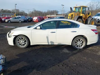 2010 Nissan Maxima 3.5 SV w/Premium Pkg with VIN 1N4AA5APXAC804113, listed as a IAAI auction lot 41586068 with 127,134 mi miles. Bid and sale history available at carsss.com. Image 14.