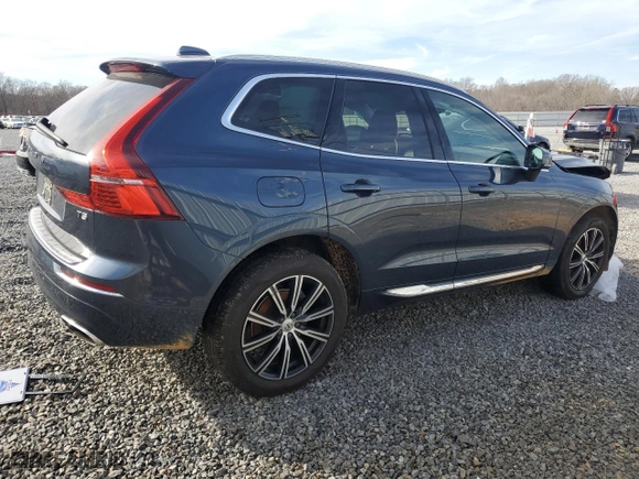 2021 Volvo XC60 Inscription with VIN YV4102DL0M1851765, listed as a Copart auction lot 49743455 with 56,113 mi miles and Salvage Title. Bid and sale history available at carsss.com. Image 3.