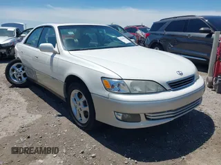 2001 Lexus ES 300 z VIN JT8BF28G110321601, wystawiony jako IAAI lot #42193674 z przebiegiem 139 006 mil mil oraz . Historia ofert i sprzedaży dostępna na DreamBid. Obrazek 1.