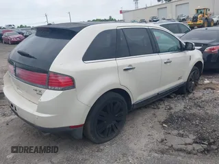 2008 Lincoln MKX with VIN 2LMDU88C28BJ04664, listed as a IAAI auction lot 42127972 with 142,267 mi miles. Bid and sale history available at carsss.com. Image 4.