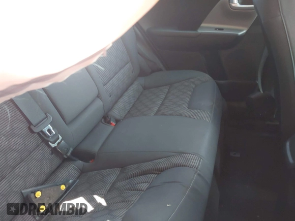 2018 Kia Niro LX with VIN KNDCB3LC3J5143382, listed as a IAAI auction lot 41956531 with 69,868 mi miles. Bid and sale history available at carsss.com. Image 8.