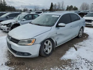 2014 Volkswagen Jetta Comfortline z VIN 3VWDL7AJ0EM416348, wystawiony jako Copart lot #47105195 z przebiegiem 265 507 mil mil oraz Szkoda całkowita • Salvage title. Historia ofert i sprzedaży dostępna na DreamBid. Obrazek 1.