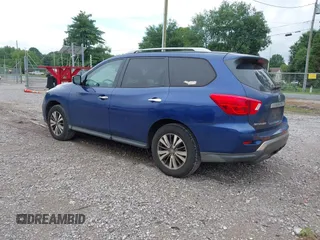 2017 Nissan Pathfinder SV z VIN 5N1DR2MMXHC613443, wystawiony jako IAAI lot #42370891 z przebiegiem 135 460 mil mil oraz . Historia ofert i sprzedaży dostępna na DreamBid. Obrazek 3.