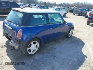 2002 MINI Hardtop with VIN WMWRC33482TC36492, listed as a IAAI auction lot 41633112 with 133,672 mi miles and . Bid and sale history available at DreamBid. Image 4.