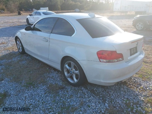 2009 BMW 1 Series 128i SULEV with VIN WBAUP93579VF49106, listed as a IAAI auction lot 41443690 with 1 mi miles. Bid and sale history available at carsss.com. Image 3.