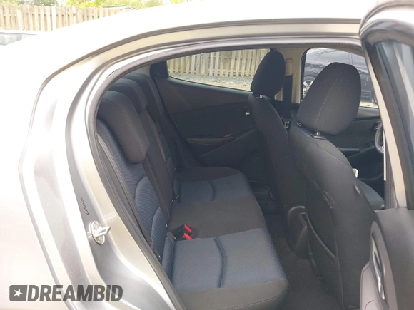 2016 Scion iA z VIN 3MYDLBZV5GY144289, wystawiony jako IAAI lot #42247688 z przebiegiem 107 958 mil mil oraz . Historia ofert i sprzedaży dostępna na DreamBid. Obrazek 8.