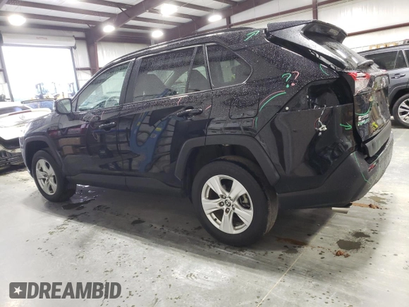 2021 Toyota RAV4 XLE with VIN 2T3W1RFVXMC161134, listed as a Copart auction lot 58499515 with 45,660 mi miles and Clean title. Bid and sale history available at DreamBid. Image 2.