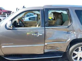 2012 Cadillac Escalade Luxury z VIN 1GYS3BEF0CR214599, wystawiony jako IAAI lot #42018268 z przebiegiem 162 583 mil mil oraz . Historia ofert i sprzedaży dostępna na DreamBid. Obrazek 14.