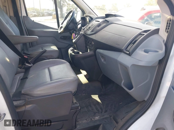 2019 Ford Transit z VIN 1FTYR2ZM1KKB25574, wystawiony jako IAAI lot #41891247 z przebiegiem 142 627 mil mil oraz . Historia ofert i sprzedaży dostępna na DreamBid. Obrazek 5.