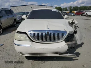 2006 Lincoln Town Car Signature z VIN 1LNHM81W26Y600713, wystawiony jako Copart lot #56341385 z przebiegiem Nie podano mil oraz Szkoda całkowita • Salvage title. Historia ofert i sprzedaży dostępna na DreamBid. Obrazek 5.