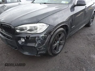 2015 BMW X5 xDrive35i z VIN 5UXKR0C59F0K65982, wystawiony jako IAAI lot #41827942 z przebiegiem 81 019 mil mil oraz . Historia ofert i sprzedaży dostępna na DreamBid. Obrazek 17.