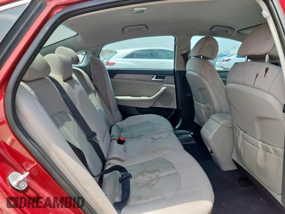 2016 Hyundai Sonata SE z VIN 5NPE24AF0GH302489, wystawiony jako Copart lot #56935185 z przebiegiem 121 767 mil mil oraz Szkoda całkowita • Salvage title. Historia ofert i sprzedaży dostępna na DreamBid. Obrazek 10.