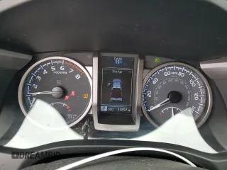 2021 Toyota Tacoma SR z VIN 3TYCZ5AN3MT046066, wystawiony jako Copart lot #54785665 z przebiegiem 57 897 mil mil oraz Szkoda całkowita • Salvage title. Historia ofert i sprzedaży dostępna na DreamBid. Obrazek 9.