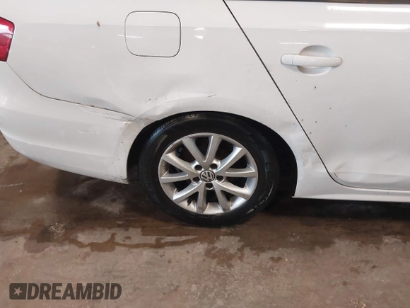 2011 Volkswagen Jetta SE with VIN 3VWDX7AJXBM315916, listed as a IAAI auction lot 42311284 with 207,297 mi miles and . Bid and sale history available at DreamBid. Image 6.