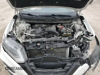 2017 Nissan Rogue SV z VIN JN8AT2MT2HW145906, wystawiony jako Copart lot #44568115 z przebiegiem 104 561 mil mil oraz Szkoda całkowita • Salvage title. Historia ofert i sprzedaży dostępna na DreamBid. Obrazek 14.