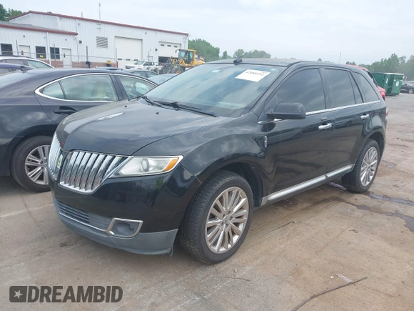 2011 Lincoln MKX with VIN 2LMDJ6JK0BBJ27379, listed as a IAAI auction lot 42088492 with 167,378 mi miles. Bid and sale history available at carsss.com. Image 2.