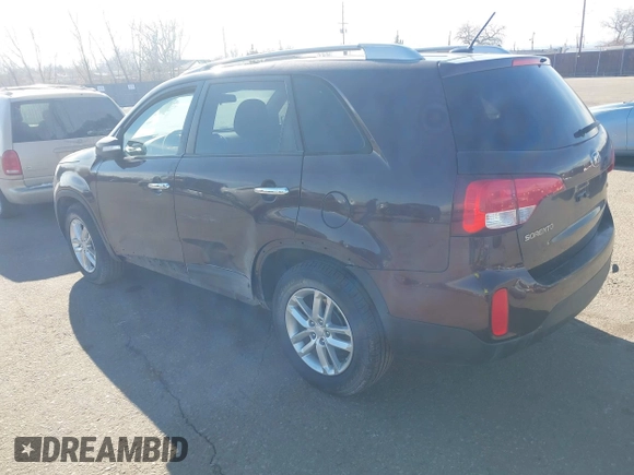 2015 Kia Sorento LX with VIN 5XYKTDA76FG602908, listed as a IAAI auction lot 41501885 with 181,047 mi miles. Bid and sale history available at carsss.com. Image 3.