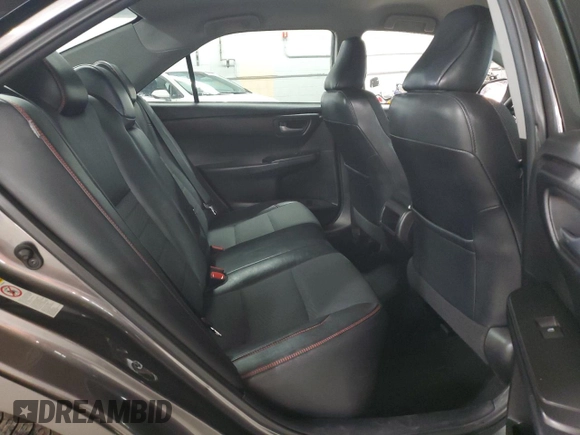 2017 Toyota Camry XLE z VIN 4T1BF1FK1HU721157, wystawiony jako Copart lot #55772635 z przebiegiem 178 665 mil mil oraz Szkoda całkowita • Salvage title. Historia ofert i sprzedaży dostępna na DreamBid. Obrazek 10.
