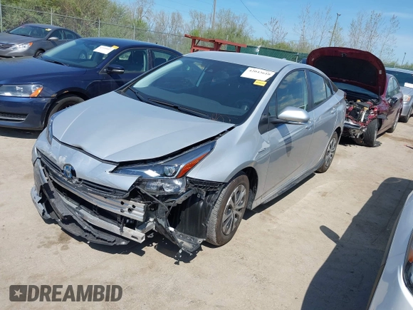 2021 Toyota Prius LE z VIN JTDL9MFU3M3028805, wystawiony jako IAAI lot #42043610 z przebiegiem 26 436 mil mil oraz . Historia ofert i sprzedaży dostępna na DreamBid. Obrazek 17.