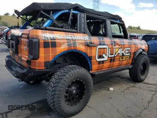 2021 Ford Bronco z VIN 1FMEE5BP9MLA70790, wystawiony jako Copart lot #61759644 z przebiegiem 2 741 mil mil oraz Szkoda całkowita • Salvage title. Historia ofert i sprzedaży dostępna na DreamBid. Obrazek 3.