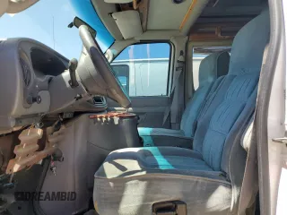 2003 Ford Econoline Cargo Recreational with VIN 1FDPE24L83HA48184, listed as a Copart auction lot 68382614 with 235,732 mi miles and Salvage Title. Bid and sale history available at DreamBid. Image 7.