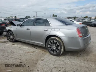 2013 Chrysler 300 S z VIN 2C3CCAGG2DH743939, wystawiony jako Copart lot #73681434 z przebiegiem 169 128 mil mil oraz Szkoda całkowita • Salvage title. Historia ofert i sprzedaży dostępna na DreamBid. Obrazek 2.