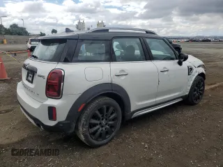 2024 MINI Countryman Cooper S with VIN WMZ53BR06R3S21724, listed as a Copart auction lot 72474044 with 3,724 mi miles and Salvage Title. Bid and sale history available at carsss.com. Image 3.