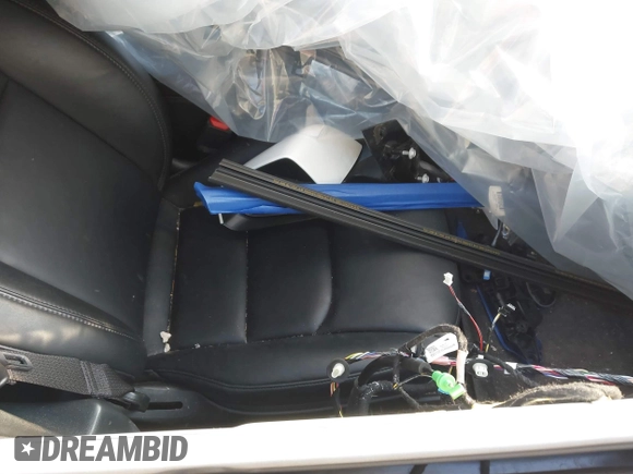 2023 Tesla Model 3 z VIN 5YJ3E1EAXPF584537, wystawiony jako IAAI lot #41464243 z przebiegiem 33 229 mil mil oraz . Historia ofert i sprzedaży dostępna na DreamBid. Obrazek 5.