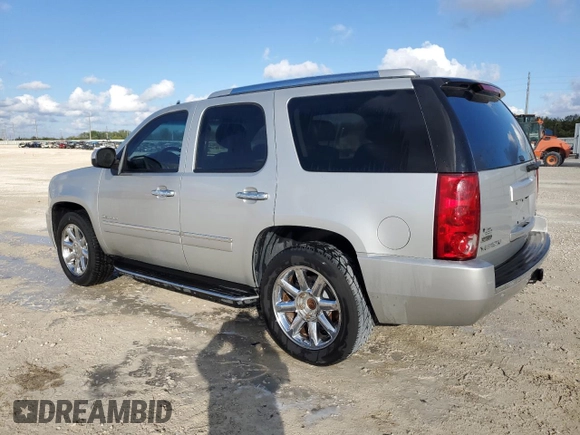 2010 GMC Yukon Denali with VIN 1GKUCEEF9AR173746, listed as a Copart auction lot 86835514 with 193,894 mi miles and Salvage Title. Bid and sale history available at carsss.com. Image 2.