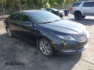 2013 Lincoln MKZ z VIN 3LN6L2GK3DR816190, wystawiony jako IAAI lot #42093774 z przebiegiem 156 364 mil mil oraz . Historia ofert i sprzedaży dostępna na DreamBid. Obrazek 1.