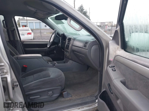 2003 Ford Explorer XLT z VIN 1FMZU73W13ZA42256, wystawiony jako IAAI lot #41234031 z przebiegiem Nie podano mil oraz . Historia ofert i sprzedaży dostępna na DreamBid. Obrazek 5.