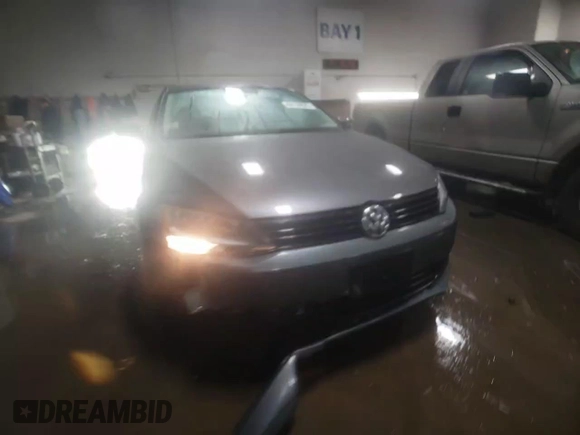 2012 Volkswagen Jetta SE с VIN 3VWDX7AJ1CM388481, выставлен на аукционе Copart как лот 44130625 с пробегом 87 354 миль миль и Списание • Salvage title. История ставок и продаж доступна на DreamBid. Изображение 13.